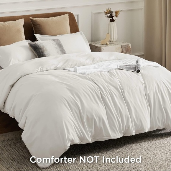 Luxurious White Bedding Set (054) - Picture 3 of 4